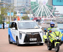 从“司机车”到家庭伙伴！这台豪华 MPV 让全家出行都笑着到目的地